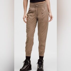 Like new lululemon dance studio jogger 7/8 size 4 Taupetastic